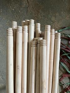 Venta al por mayor de mangos de escoba de madera natural para barrer y limpiar el hogar - Product Image 4