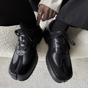 Nouvelles Chaussures Tabi Coréennes Avant-Gardistes 2026 – Baskets Décontractées à Plateforme Épaisse et Bout Fendu pour Hommes - Product Image 2