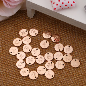 Discos Grabados con Letras Mayúsculas de 10 mm |   Colgantes Redondos de Acero Inoxidable con Letras del Alfabeto para Hacer Joyería, Collares y Pulseras - Product Image 6