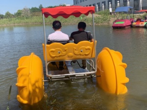 大人用レクリエーションプラスチック製水上ペダルボート、水用三輪ペダルボートバイク、大きな三輪アクアサイクル、水上トライク - Product Image 4