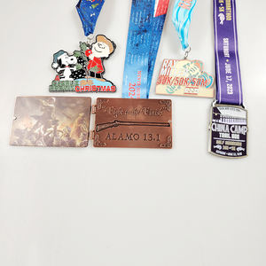Médaille de marathon coureurs bon marché course de trail virtuelle amusante médaille de <span class=keywords><strong>montagne</strong></span> avec ruban couleur 5k 10k course de course sport - Product Image 5