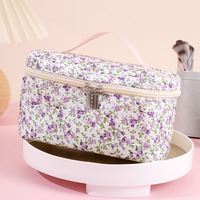 Tas Makeup Motif Bunga Kapasitas Besar Portabel untuk Perjalanan, Kotak Kosmetik Pola Bunga Manis, Tas Organizer Penyimpanan Perlengkapan Mandi