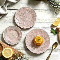 Assiettes en céramique vintage à motif de feuilles en relief, plat en porcelaine à décor floral, assiette esthétique pour salade et dessert, pour la décoration de table