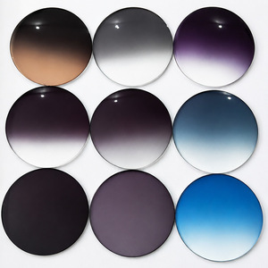 Lentes de Sol con Color Degradado Personalizado en Tono Arena Claro, Índice de Refracción 1.56, Protección Contra Luz Azul, Protección Ocular - Product Image 4