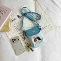 Sac bandoulière décontracté personnalisé pour femme avec broderie chat mignon et pendentif palmier, sac messager à sangle réglable pour le quotidien et les voyages