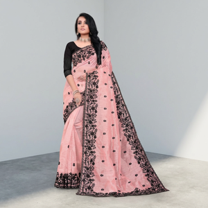 Elegante Saree de Organza con Bordado Negro, Adorno de Perlas y Blusa de Diseñador, Ropa Étnica para Mujer para Ocasiones Especiales - Product Image 3