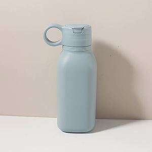 Bouteille d'eau isotherme en acier inoxydable avec logo personnalisé, boucle de transport, anti-fuite, gourde de sport pour le cyclisme et les voyages - Product Image 1