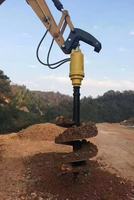 Tarière hydraulique pour pelle, mini-chargeuse et tracteur de 8 à 12 tonnes
