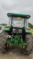 Tracteur agricole John Deere 904 4x4 d'origine avec des prix avantageux disponibles