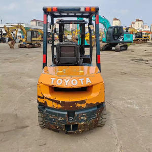 Vente flash : Chariot élévateur d'occasion fabriqué au Japon pour 7FD30, 3 tonnes, diesel, 4x4, garantie 1 an, en bon état - Product Image 2