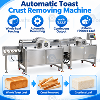 Machine industrielle commerciale à éplucher la croûte du pain de sandwich et des toasts pour boulangerie