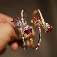 Bracelets en alliage élégants et amincissants, style classique et tendance, accessoire raffiné pour les soirées