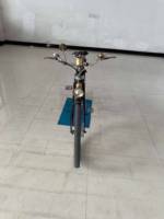 Vélo à moteur vintage rétro monocylindre, style antique, à essence