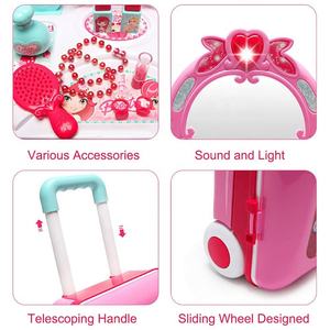 <span class=keywords><strong>Set</strong></span> 2 in 1 per Bambine: Giocattolo Trucco e Valigia Principessa con Luci e Suoni - Product Image 4