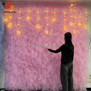 ฉากหลังงานแต่งงานแบบเรียบหรู พร้อมอุปกรณ์ตกแต่ง ผ้าม้วนติดผนังลายดอกไม้สีชมพู ผ้าตาข่ายสำหรับตกแต่งงานอีเว้นท์ - Product Image 1