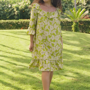 ผู้ผลิตออกแบบชุดเดรสชายหาดแขนพองระบายลายฮาวาย คอทรงกลม ผ้าเรยอนสั่งทำพิเศษ ความยาวปานกลาง - Product Image 2