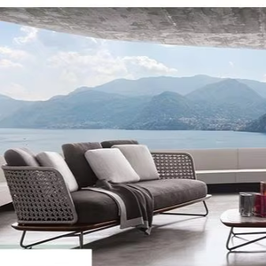 Langlebiges Modernes Nordisches Massivholz-Sofa-Set mit PE-Rattan Allwetter-Stoff Dicke Kissen für den Außenbereich in Hof & Villa - Product Image 3