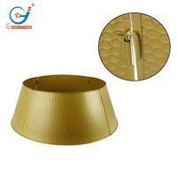 Goldener Gehämmerter Metall-Weihnachtsbaumkragen als Basisabdeckung für Heim- und Feiertagsdekoration