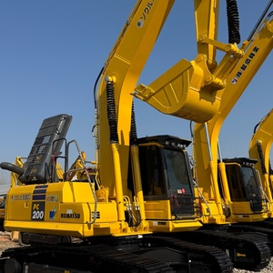 Excavatrice d'occasion Komatsu PC200-8 fabriquée au Japon, machine de taille moyenne d'occasion, 20 tonnes, faible nombre d'heures de travail - Product Image 4