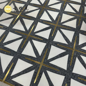 Mélange <span class=keywords><strong>de</strong></span> copeaux <span class=keywords><strong>de</strong></span> marbre noir et blanc dégringolé en laiton jet d'eau carreaux <span class=keywords><strong>de</strong></span> mosaïque 10mm pour <span class=keywords><strong>salle</strong></span> <span class=keywords><strong>de</strong></span> <span class=keywords><strong>bain</strong></span> moderne et cuisine sol/mur - Product Image 4