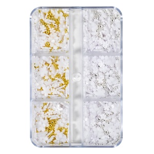 Decoraciones de Uñas 3D con Forma de Flor de Cinco Pétalos, Material Plástico Blanco, Venta Caliente - Product Image 6