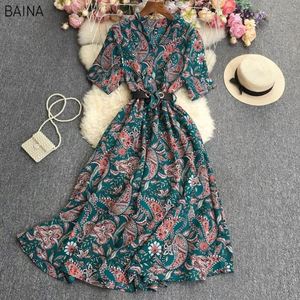 Nuevo Vestido Casual Chic Estampado de Manga Corta para Mujer con Cuello en V, Cintura Alta y Cinturón, Estilo Retro en Contraste, Línea A - Product Image 1