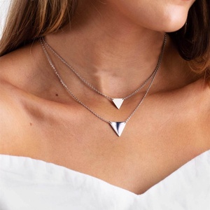 Commercio all'ingrosso doppio strato in acciaio inox triangolo collana con 1cm 2cm ciondolo placcato in oro Logo personalizzabile intaglio nome - Product Image 2
