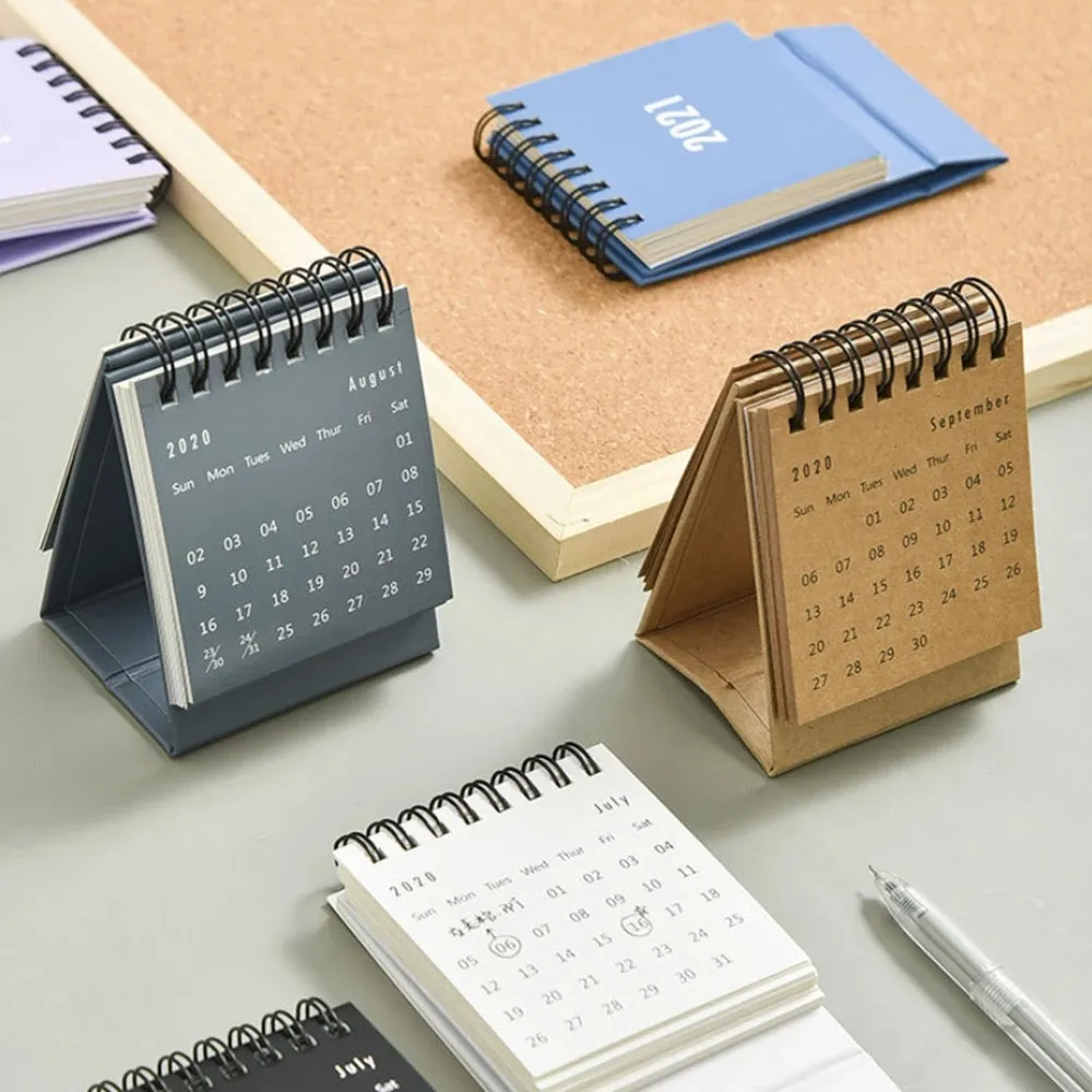 2022 semplice calendario da scrivania a spirale Mini doppio calendario giornaliero pianificatore da tavolo annuale materiale scolastico per ufficio calendario con adesivi
