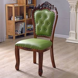 <span class=keywords><strong>Chaise</strong></span> de salle à manger classique en cuir capitonné, avec pieds en <span class=keywords><strong>bois</strong></span> massif sculptés à la main, pour la vente en gros - Product Image 1