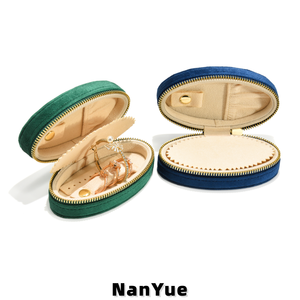 Estuche Organizador de Joyas de Terciopelo Ovalado con Logotipo Personalizado, Mini Estuche Portátil con Cierre para Anillos, Aretes y Collares, Venta al Por Mayor - Product Image 1