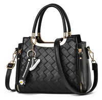 Produits en gros Sacs à bandoulière en cuir artificiel tissé pour femmes Sacs à main pour dames en gros Sac à bandoulière de luxe pour femmes