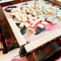 Set Rak Mahjong Akrilik Magnetik 2-in-1 Mewah Portabel 17,5 inci Bergelombang dengan 4 Penyangga Ubin Berlekuk & Penggaris