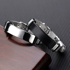 Braccialetto da <span class=keywords><strong>uomo</strong></span> personalizzato in acciaio inox <span class=keywords><strong>con</strong></span> barra vuota impermeabile regolabile cinturino in maglia <span class=keywords><strong>con</strong></span> classico stile geometrico per l'<span class=keywords><strong>incisione</strong></span> - Product Image 3