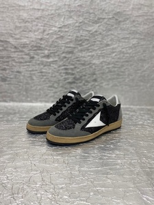 Zapatillas de lujo hechas a medida con estilo transpirable e informal, con bordes en forma de estrella y rendimiento duradero en exteriores. - Product Image 3