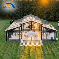 Tente de réception modulaire en aluminium pour événements d'entreprise en plein air, avec structure noire robuste de 15 m