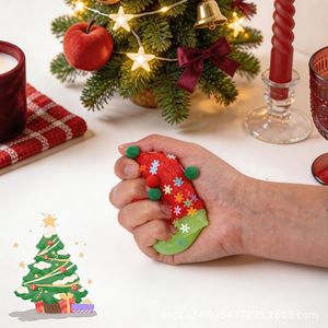 Ensemble de jouets squishy de Noël, jouets anti-stress en TPR souple, jouets à presser mignons en forme de bonhomme de neige et d'arbre de Noël, jouets sensoriels pour cadeaux de fêtes - Product Image 4