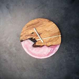<b>Unique</b> Resin Crafts <b>Wall</b> <b>Clock</b> Designed With Wooden Elements To Enhance Home Decor While Offering Accurate And Stylish - Product Image 1