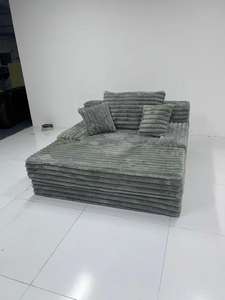 Sofá Individual de Terciopelo Europeo Minimalista, Diseño Compacto para Apartamentos, Estilo Seccional - Product Image 4