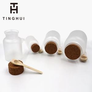Bouteille vide en plastique sablé de 100 ml, 300 ml, 500 ml pour sels de bain, avec bouchon en liège et cuillère en bois, contenant cosmétique - Product Image 5