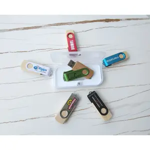 Clé USB en bois pivotante, support à mémoire de forme, avec boîte en plastique pp, pour les promotions, cadeaux, vente en gros