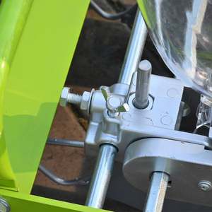 เครื่องหว่านเมล็ดแบบมือผลัก 2 แถว สำหรับปลูกผัก เช่น กะหล่ำปลี แครอท หัวหอม ข้าวโพด ให้ผลผลิตสูง - Product Image 5