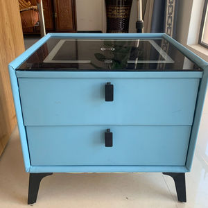 Mesita de noche inteligente de piel de pino para dormitorio, soporte con logotipo Original, carga <span class=keywords><strong>USB</strong></span> inalámbrica, superventas - Product Image 1