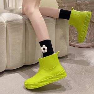 Botas de <span class=keywords><strong>lluvia</strong></span> de jardín de moda impermeables de PVC <span class=keywords><strong>para</strong></span> mujeres adultas niñas zapatos de <span class=keywords><strong>lluvia</strong></span> de viaje diario - Product Image 1