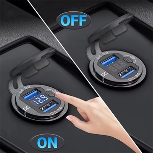 شاحن سيارة USB مزدوج QC3.0 مع شاشة عرض الفولتية وقدرة 18 واط ومفتاح إيقاف للسيارات والحافلات - 12-24 فولت - Product Image 6