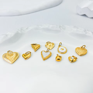Étanche Dainty Acier Inoxydable 14k Plaqué Or Minuscule Petit Coeur D'<span class=keywords><strong>amour</strong></span> Pendentif Charme Accessoires <span class=keywords><strong>pour</strong></span> DIY Femmes Fabrication de Bijoux - Product Image 5
