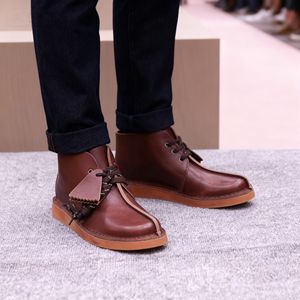 Botas Chukka Retro Casuales para Hombre, Modelo Cacatu A813-1, para Todas las Temporadas, Tendencia de Moda, Forro de Cuero Genuino, Cierre con Cordones, Suela de Goma - Product Image 3