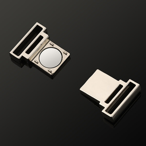 Hebilla Metálica Q179 20 de Seguridad de Aleación de Zinc para Bolsos y Mochilas, Colección Primavera 2022 - Product Image 1