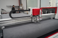 Cutter CNC à couteau oscillant sur portique, machine de découpe numérique à couteau vibrant pour mousse, cuir, carton, panneau alvéolé, EVA