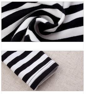 Venta al por Mayor de Conjuntos de Ropa para Niños, Estilo Nuevo, Vestido Largo y Chaqueta Vaquera Infantil - Product Image 5