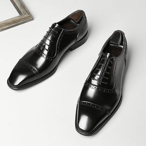 Chaussures Oxford noires pour hommes de style britannique, sur mesure et de luxe, pour occasions décontractées, professionnelles et formelles - Product Image 5